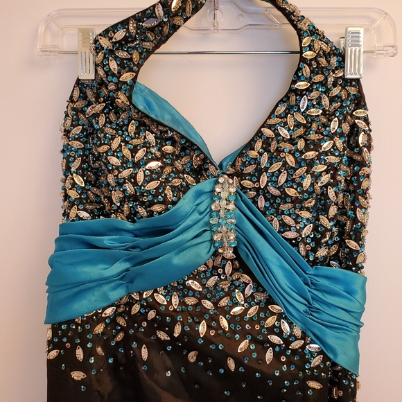 Prom Dress - Picture 5 of 8